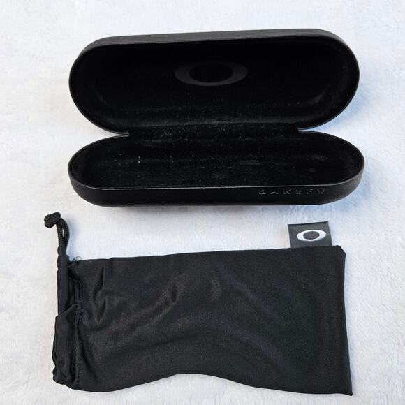 Oakley Glasses Case Black Clamshell with String Pull Bag - Picture 1 of 5